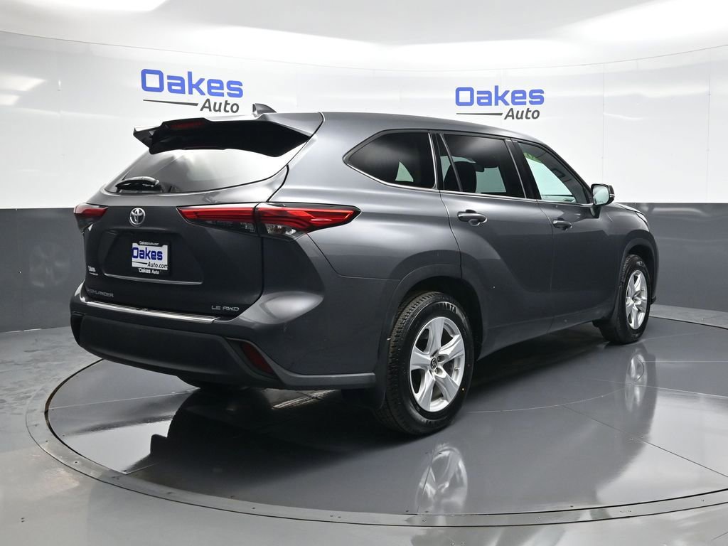 Used 2020 Toyota Highlander LE image 8