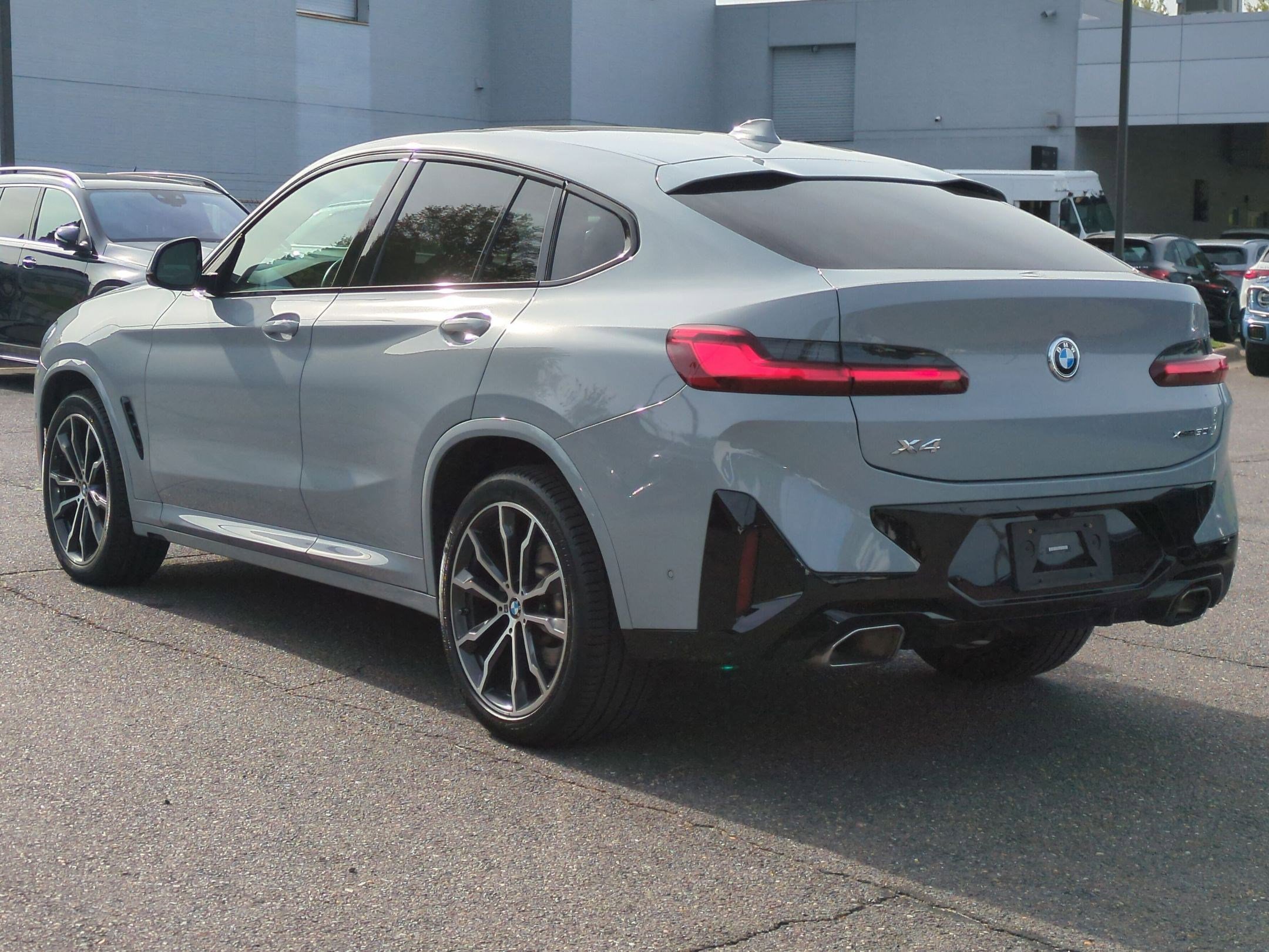 Used 2023 BMW X4 xDrive30i w/ M Sport Package image 5
