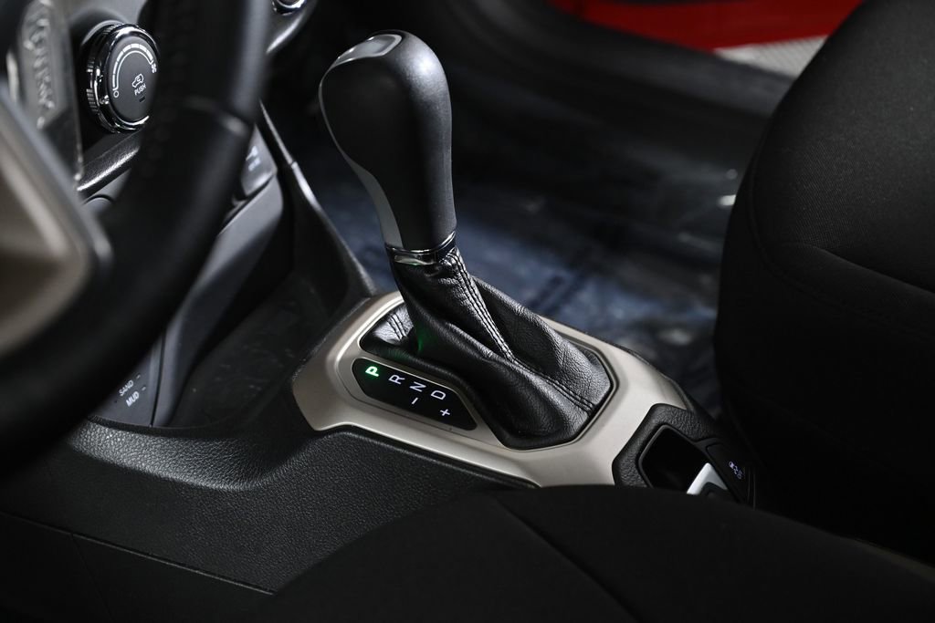 Used 2015 Jeep Renegade Latitude image 20