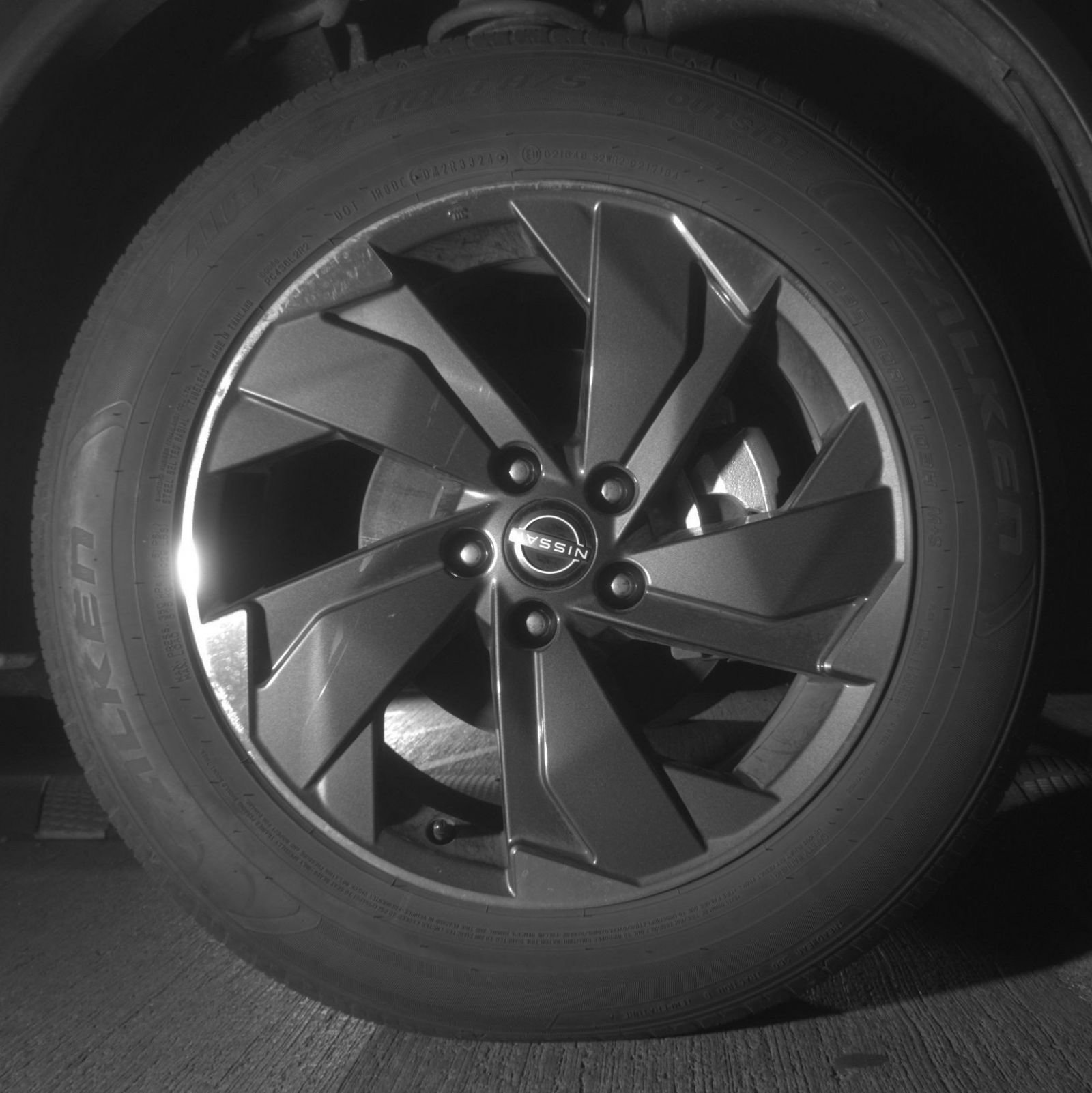 Used 2025 Nissan Rogue SV FWD image 15