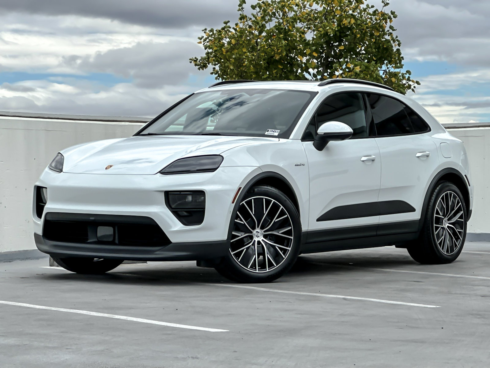 New 2026 Porsche Macan 4 Electric AWD/4WD image 1
