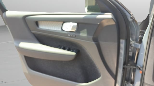 Certified 2023 Volvo XC40 B5 Plus w/ Climate Package AWD/4WD image 18