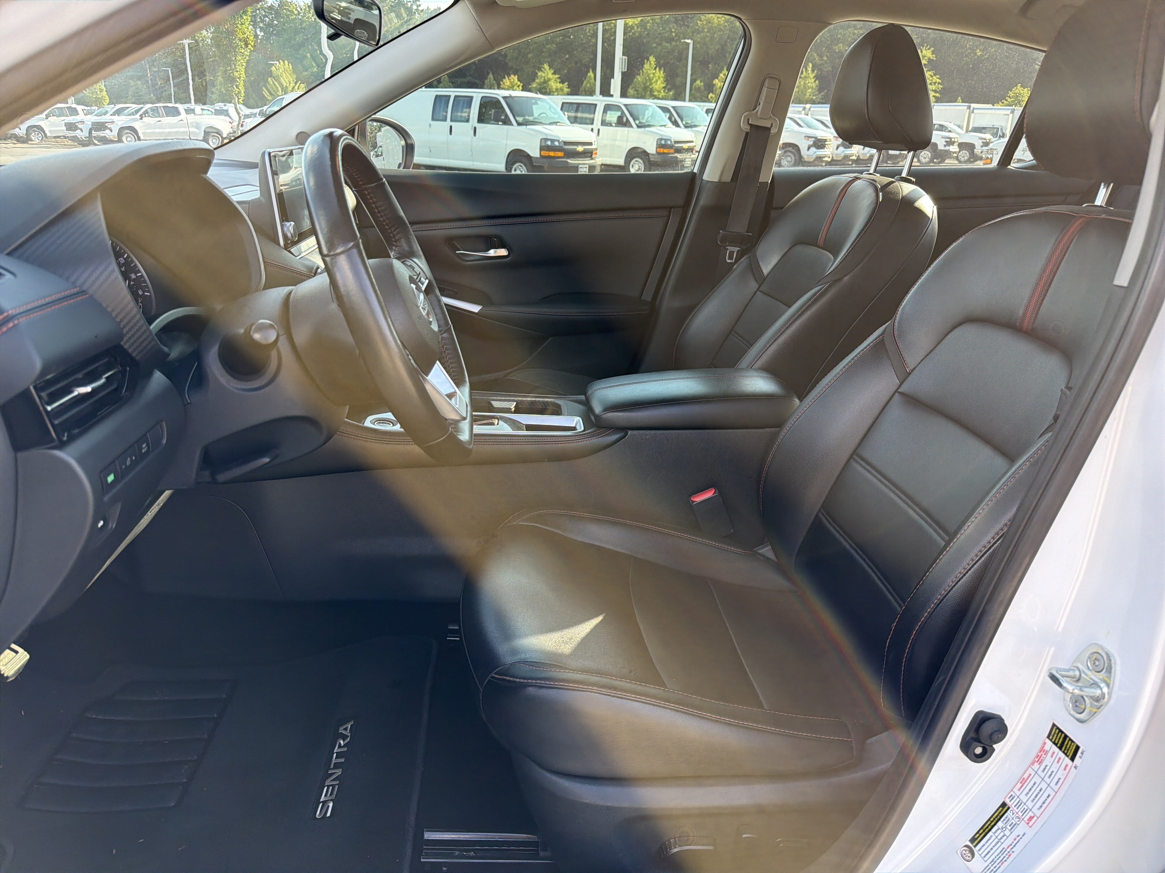 Used 2022 Nissan Sentra SR w/ SR Premium Package FWD image 16