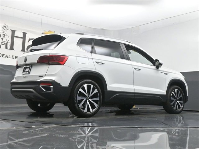 Used 2023 Volkswagen Taos SE w/ Panoramic Sunroof Package image 33