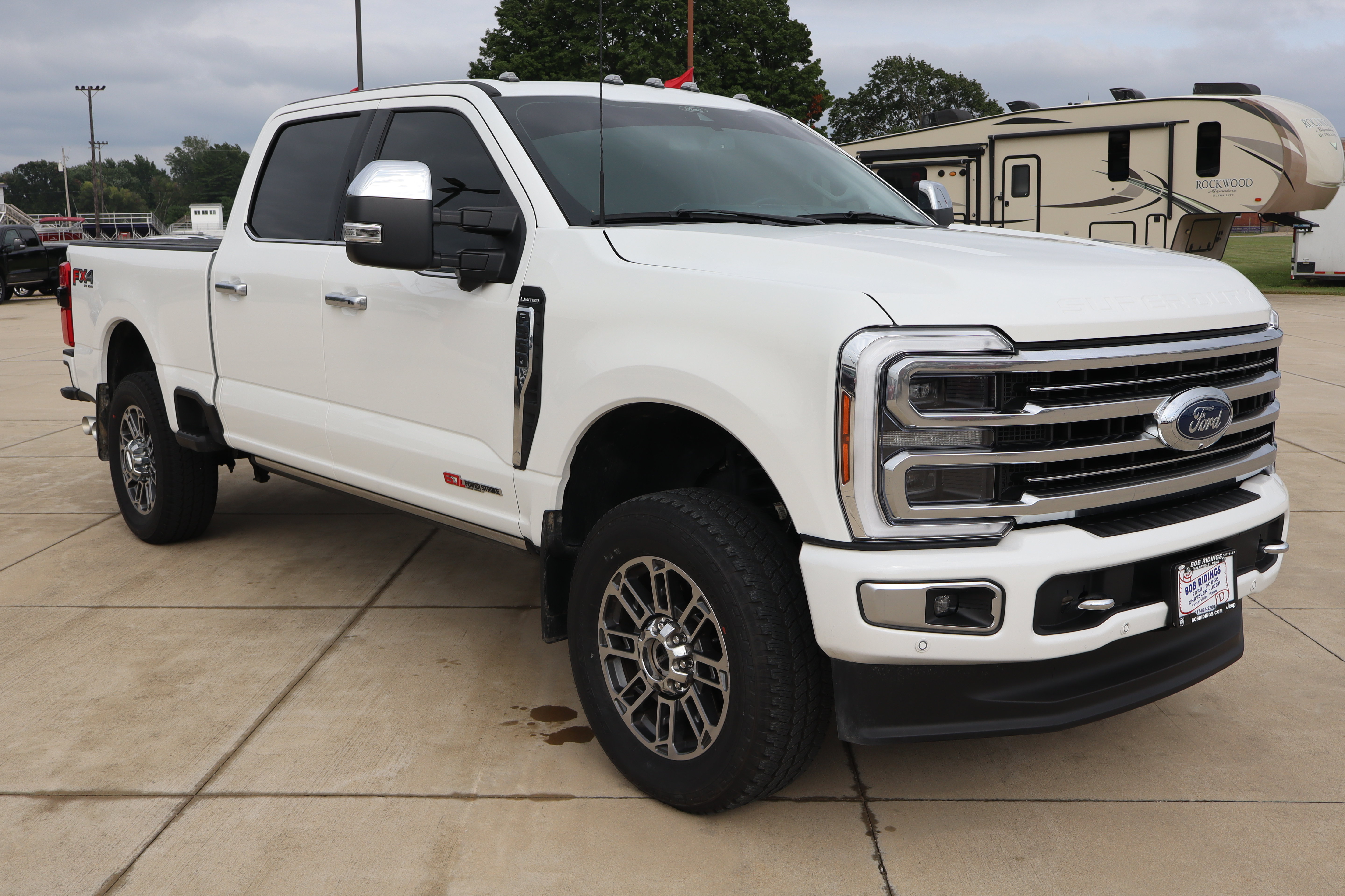 Used 2024 Ford F350 Limited w/ FX4 Off-Road Package AWD/4WD image 3
