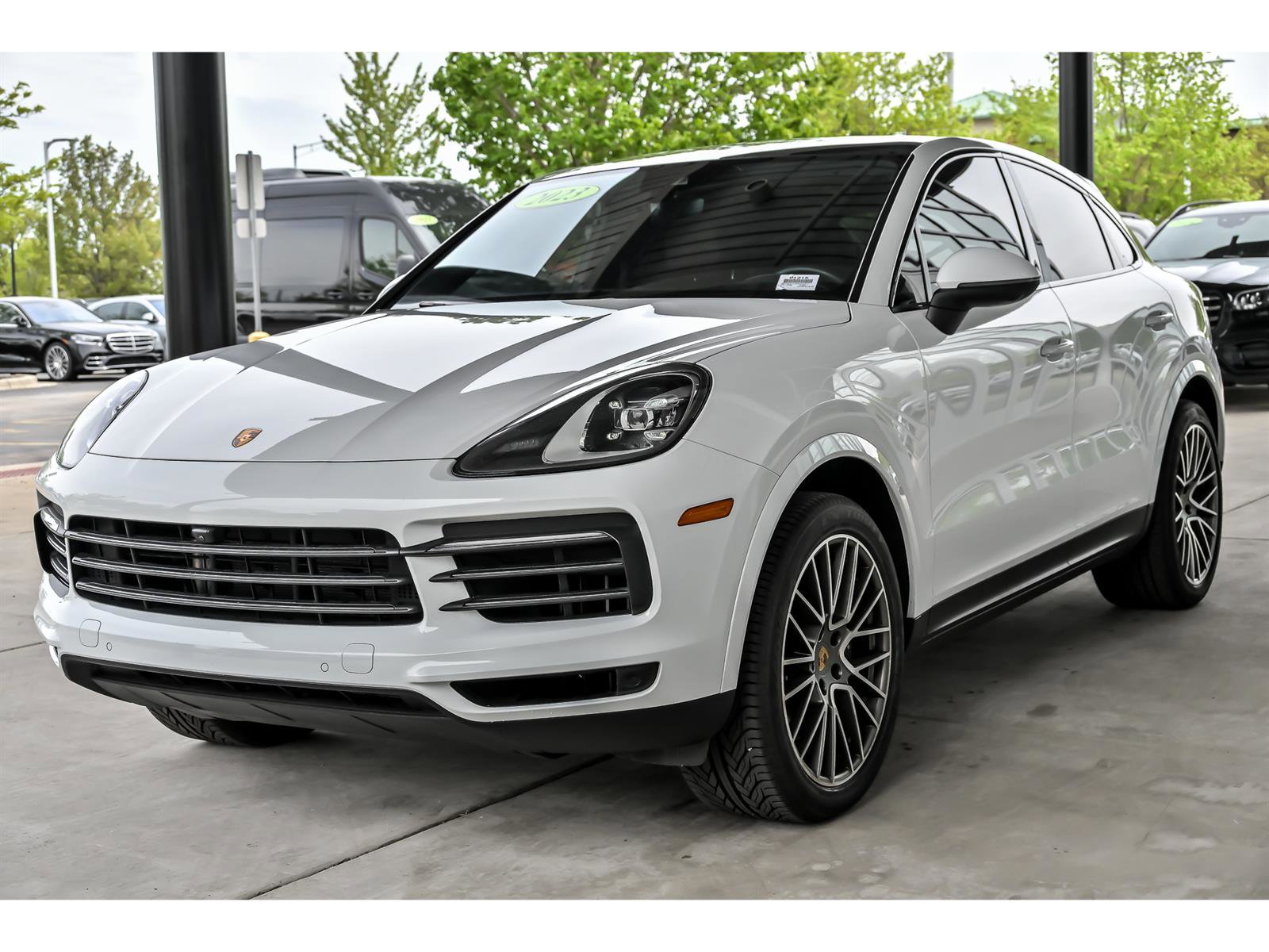 Used 2023 Porsche Cayenne Platinum Edition AWD/4WD image 5
