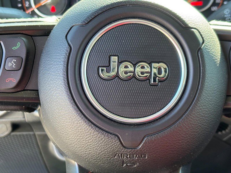 Used 2025 Jeep Wrangler Unlimited Rubicon w/ Convenience Group image 19