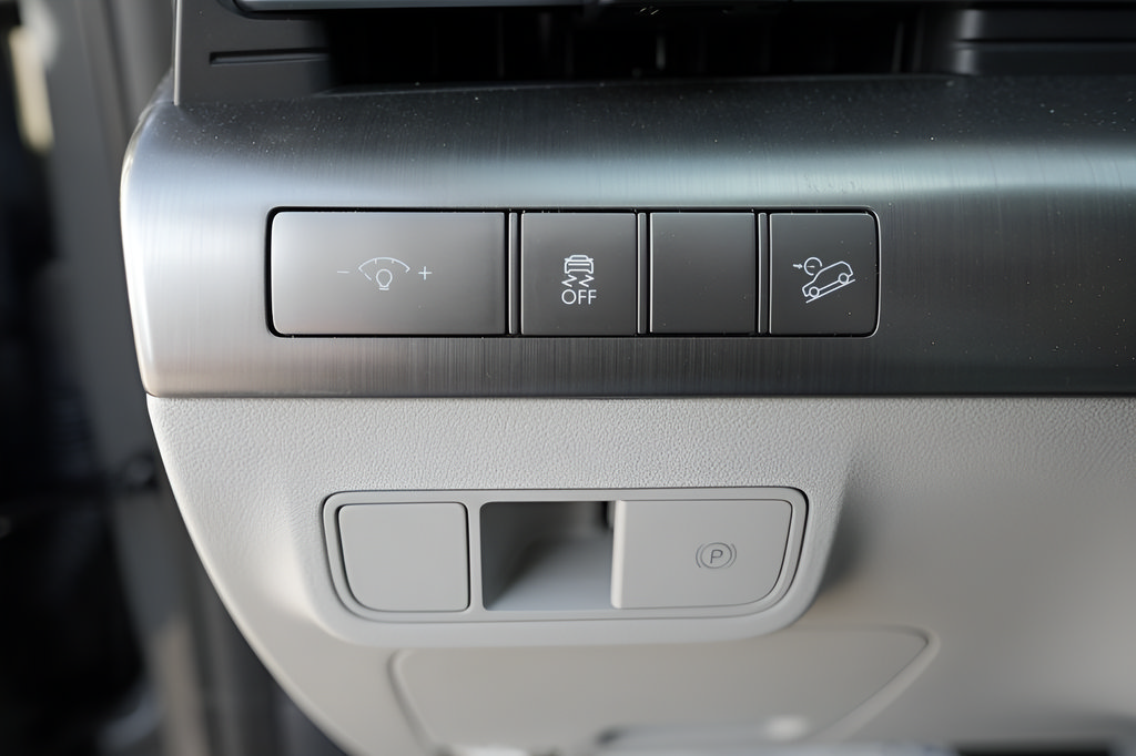 Used 2019 Buick Enclave Essence AWD/4WD image 24