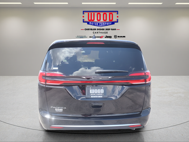 New 2027 Chrysler Pacifica Select FWD image 4