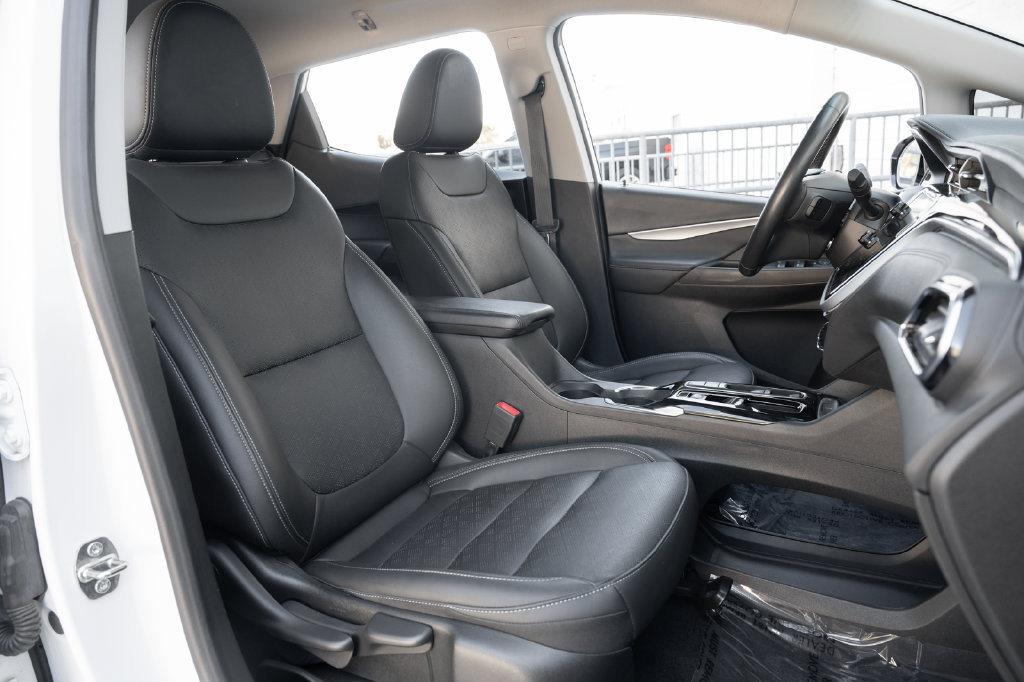 Used 2023 Chevrolet Bolt LT FWD image 39