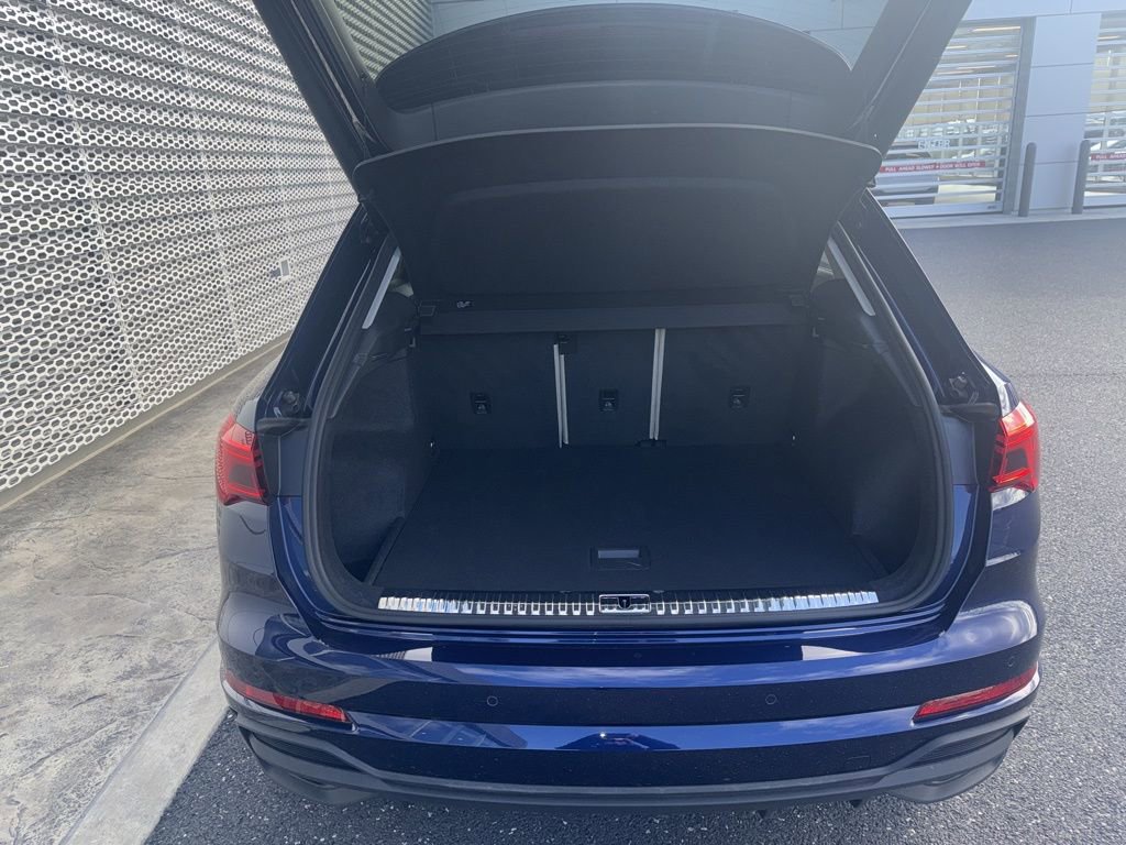 Certified 2025 Audi Q3 2.0T Premium Plus w/ Premium Plus Package AWD/4WD image 16