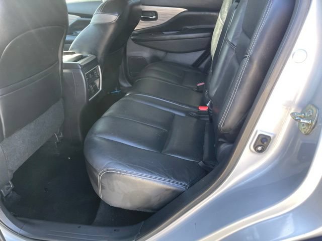 Used 2015 Nissan Murano Platinum w/ Platinum Technology Package AWD/4WD image 13