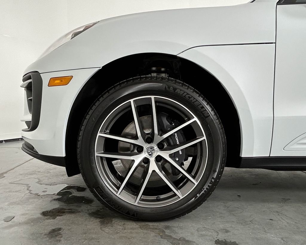 New 2026 Porsche Macan AWD/4WD image 11