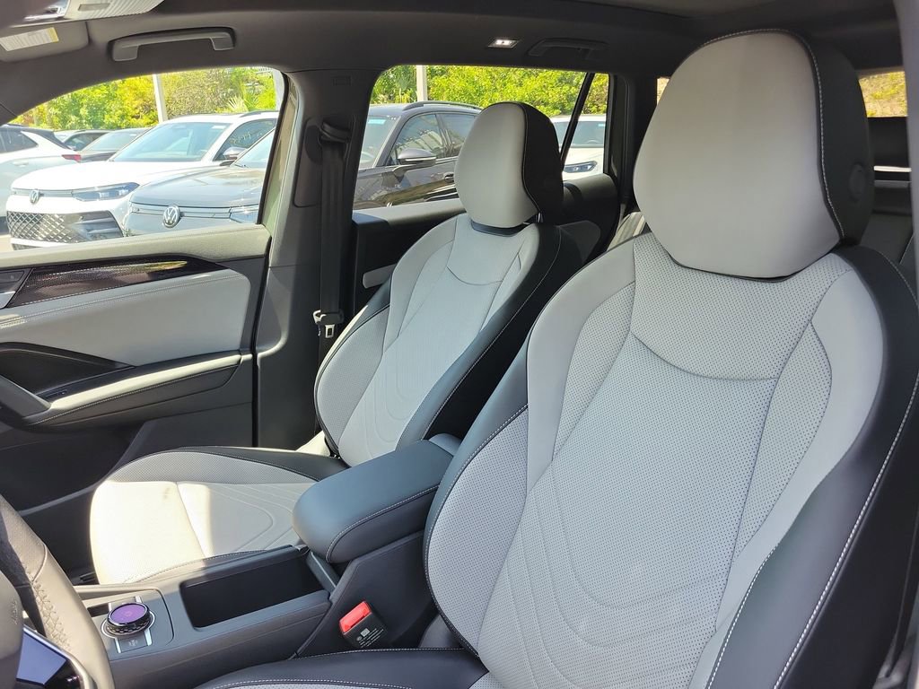 New 2026 Volkswagen Tiguan SE R-Line image 16