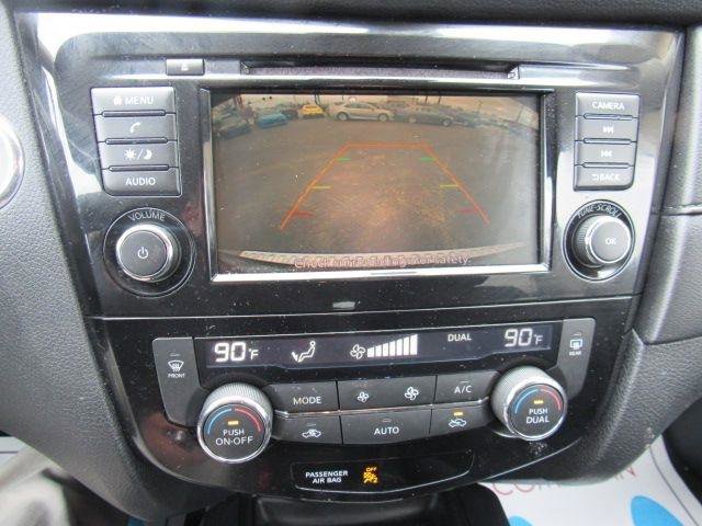 Used 2019 Nissan Rogue SV image 16