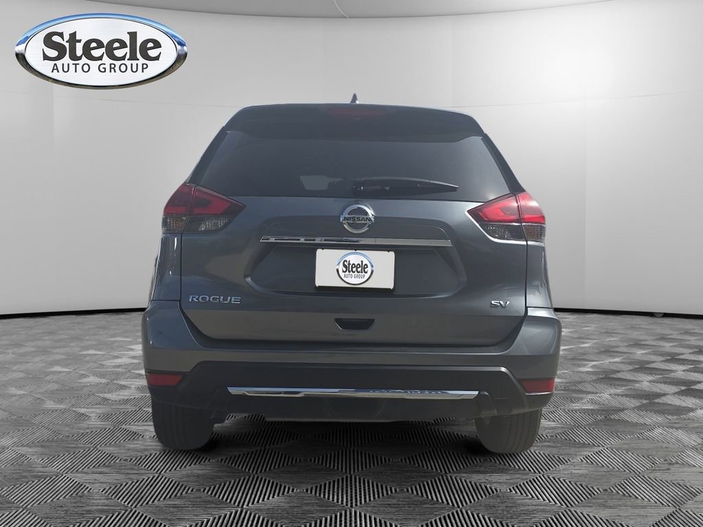 Used 2018 Nissan Rogue SV image 4