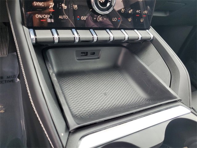 New 2026 GMC Terrain Denali w/ LPO, Floor Liner Package image 16