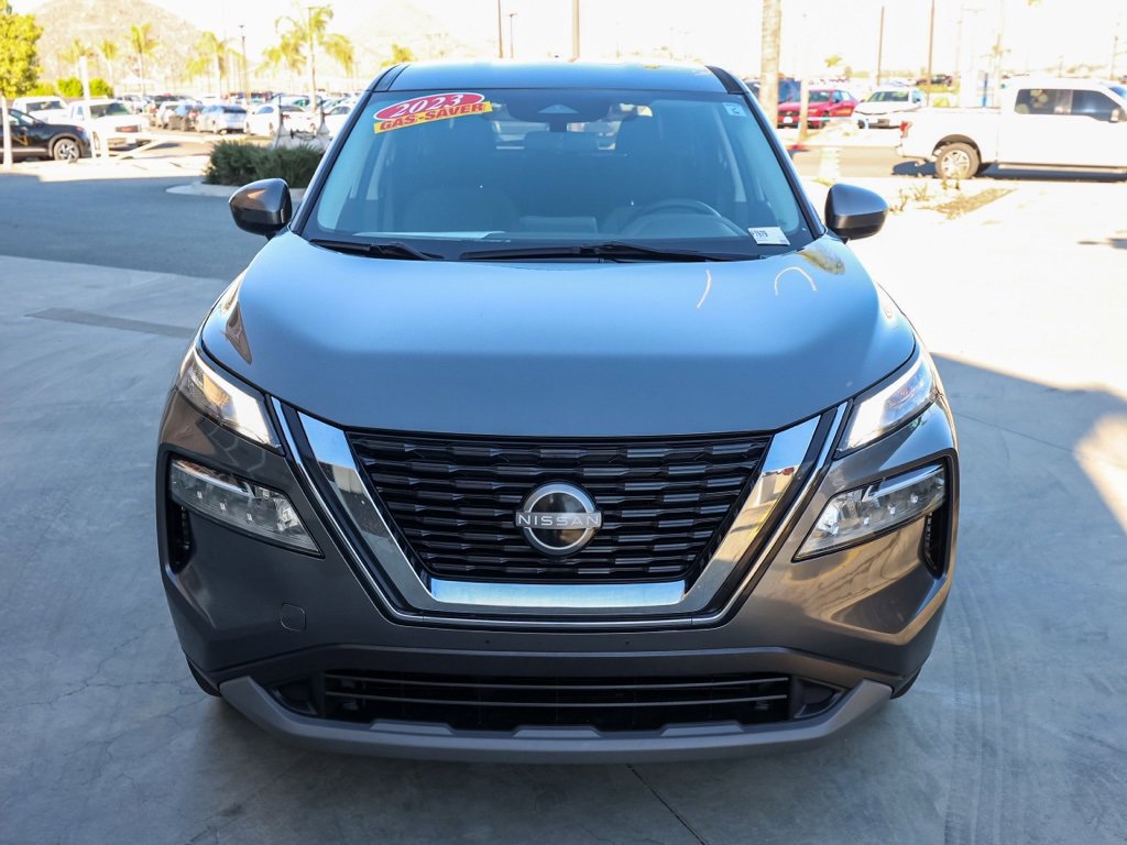 Used 2023 Nissan Rogue SV image 9