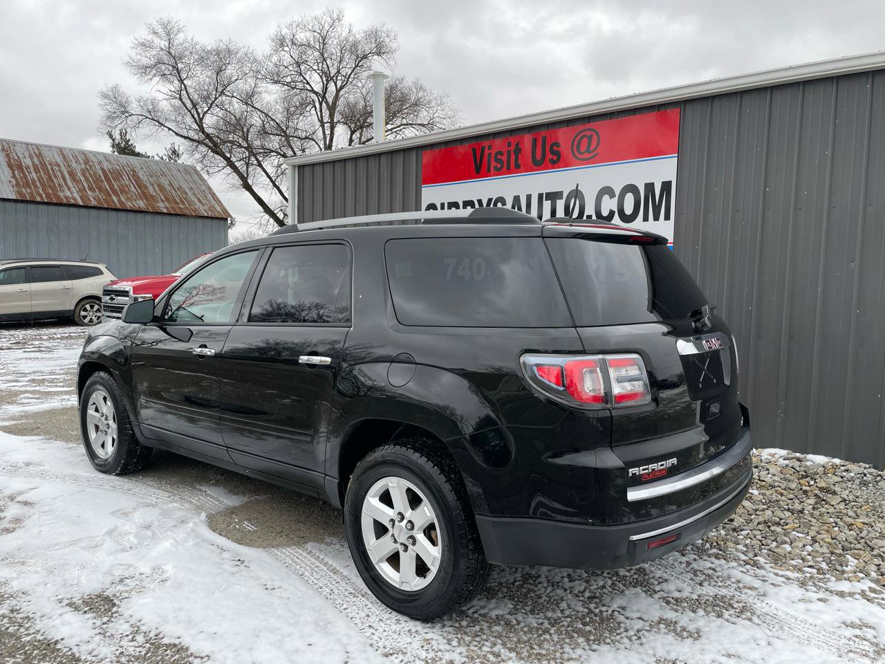 Used 2016 GMC Acadia SLE image 2