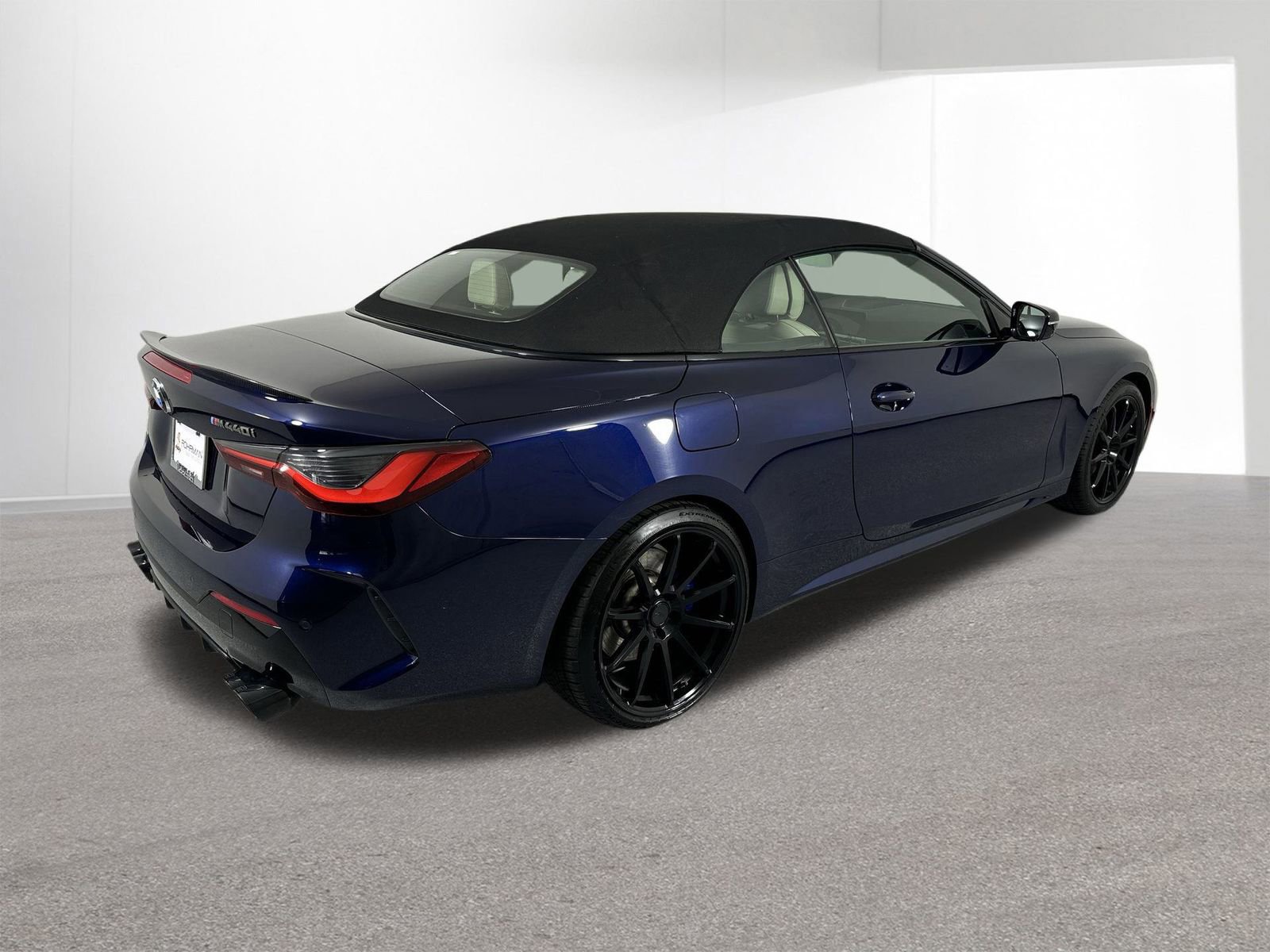 Used 2022 BMW 440i xDrive Convertible w/ Premium Package image 35