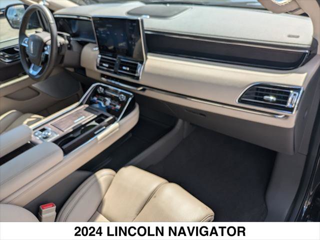 Used 2024 Lincoln Navigator Reserve image 31