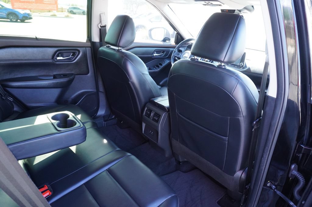 Certified 2023 Nissan Rogue SV w/ SV Premium B Package FWD image 10