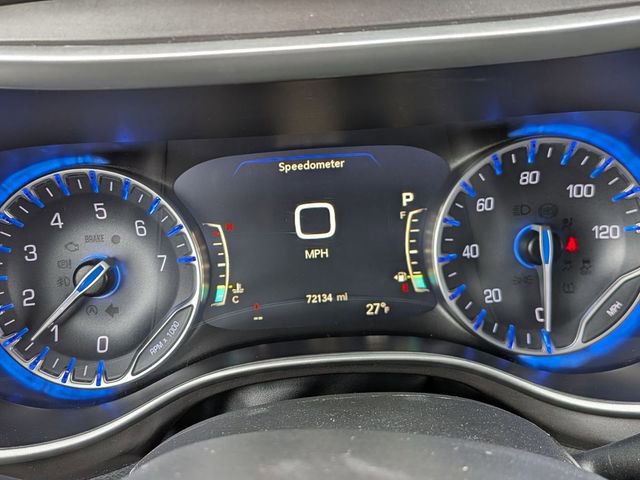Certified 2024 Chrysler Pacifica Touring-L image 17