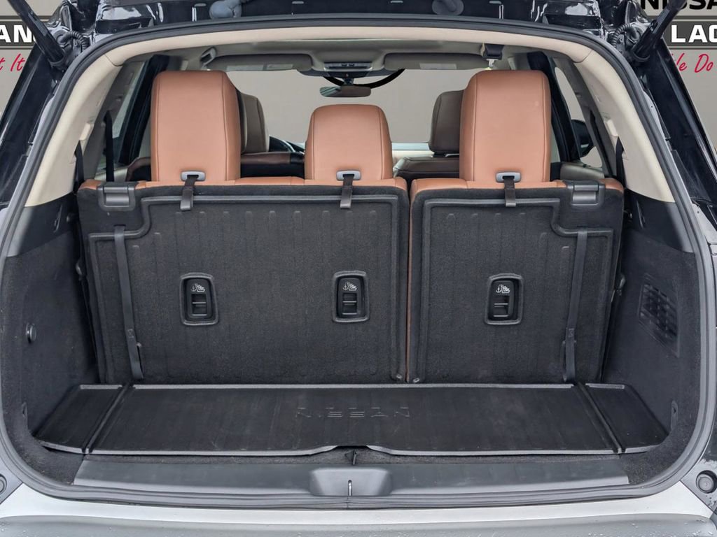 Used 2023 Nissan Pathfinder Platinum w/ Cargo Package image 12