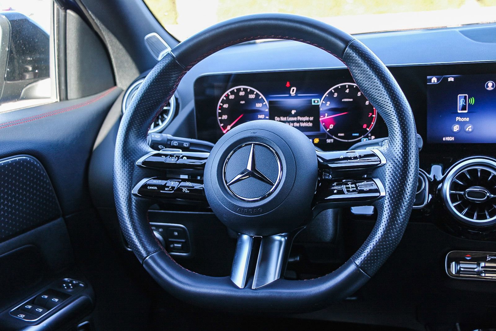 Certified 2025 Mercedes-Benz GLA 250 4MATIC image 16