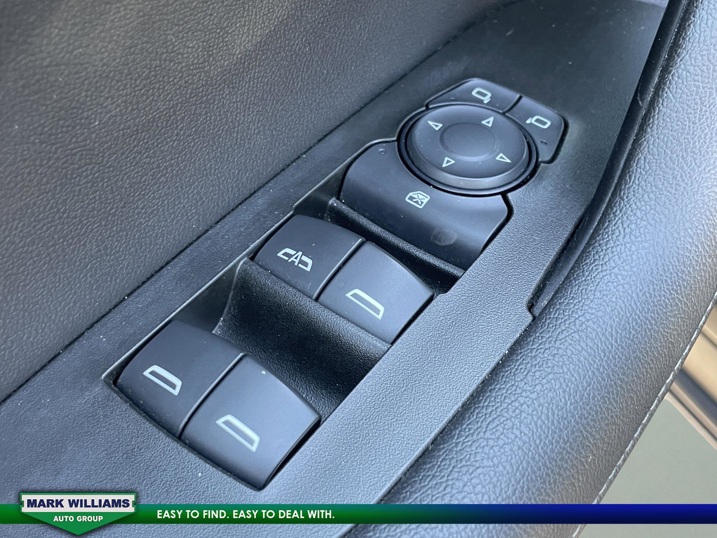 Used 2023 Chevrolet Equinox RS w/ LPO, Floor Liner Package image 11