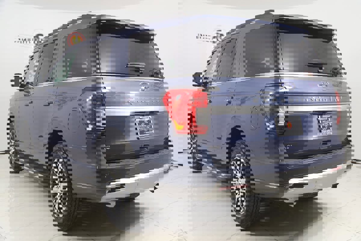 Used 2022 Ford Expedition XLT image 4