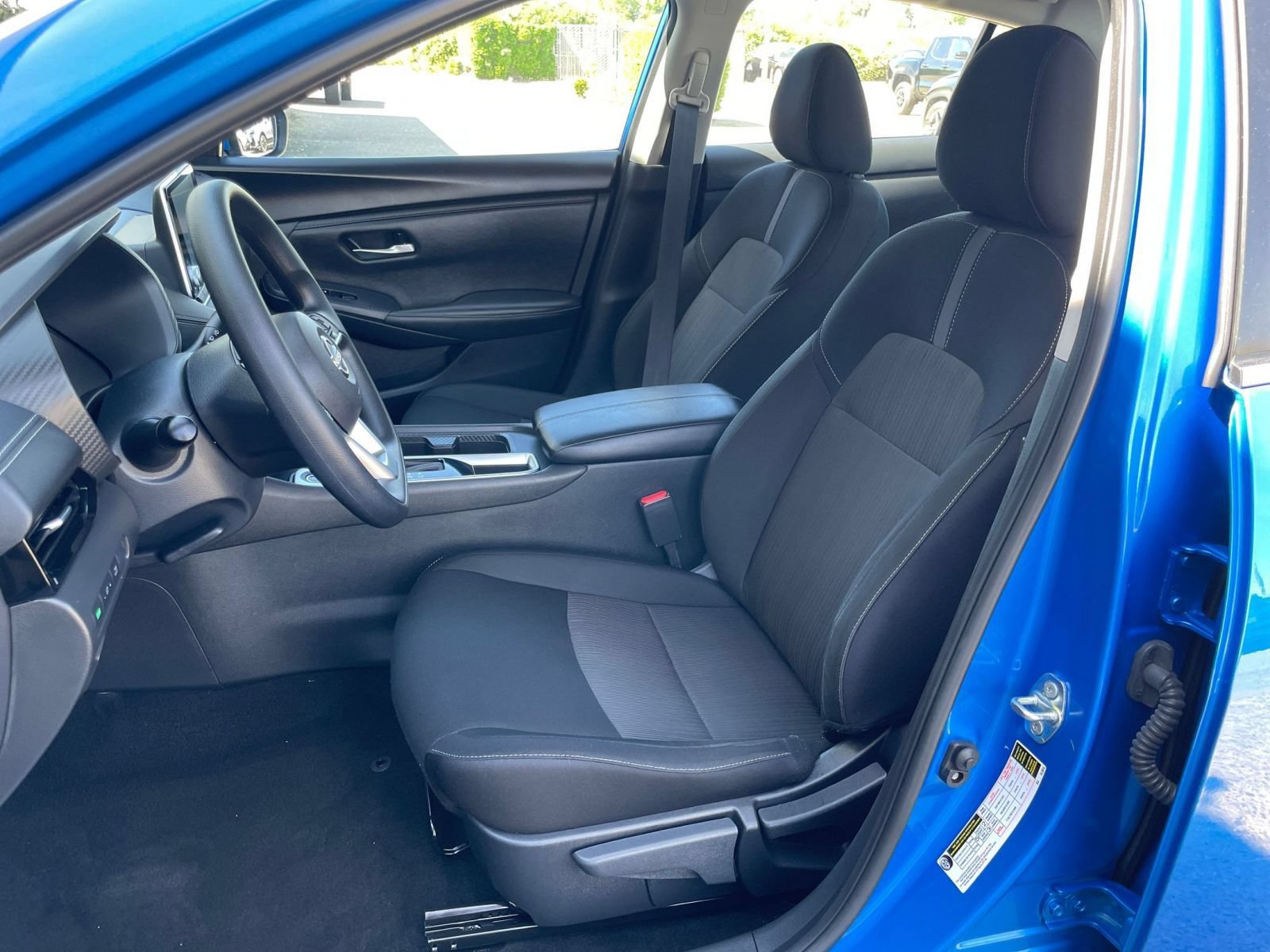 Used 2025 Nissan Sentra SV FWD image 36