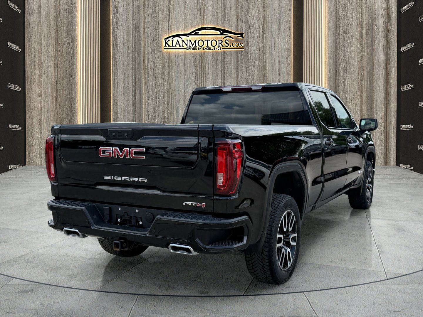 Used 2024 GMC Sierra 1500 AT4 image 8