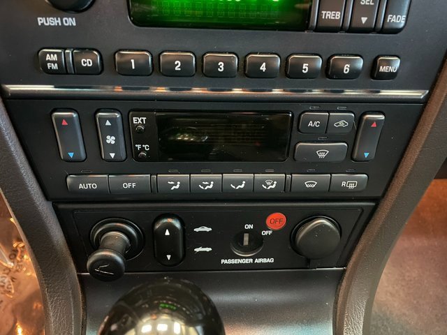 Used 2002 Ford Thunderbird image 18