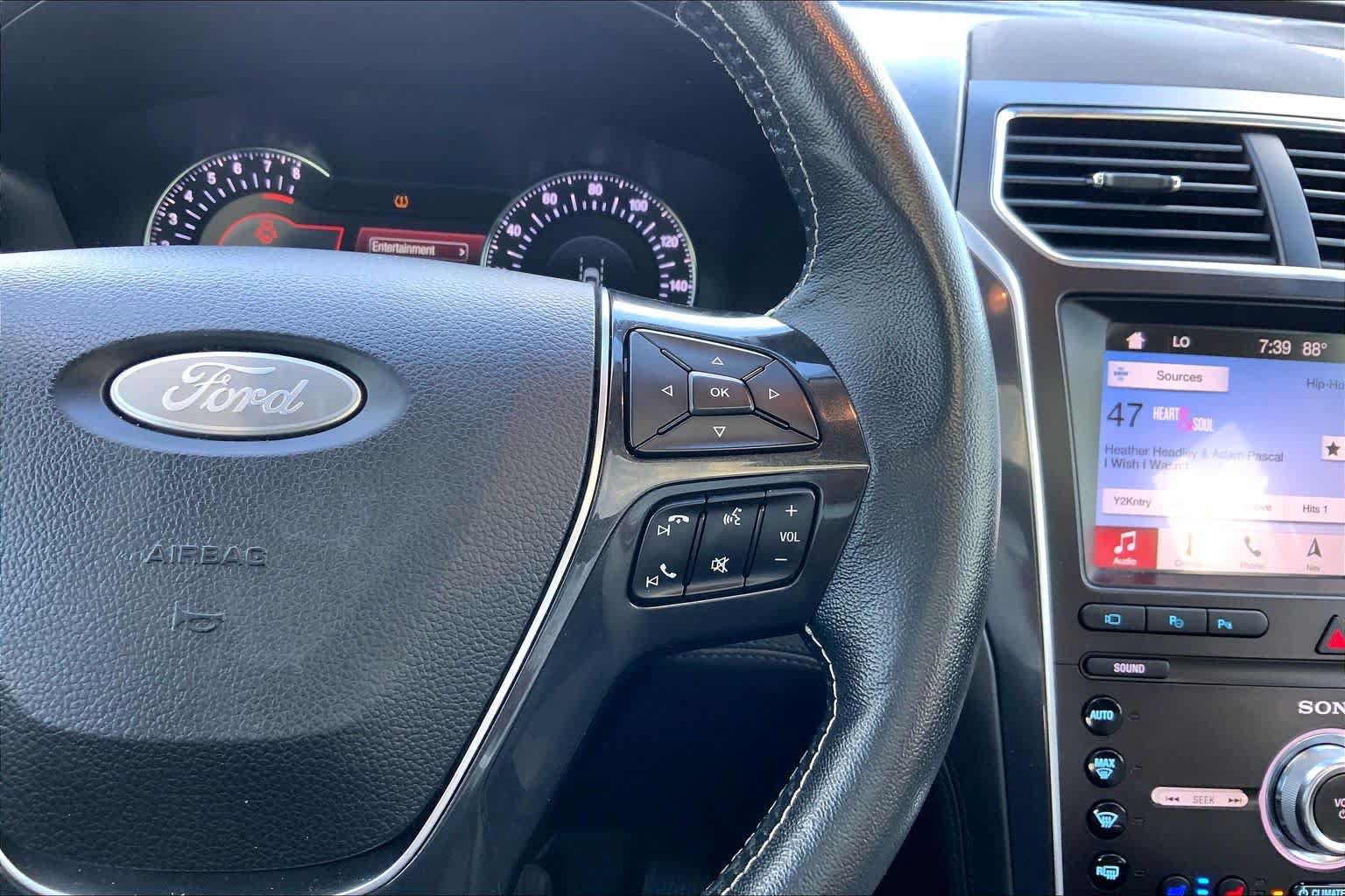 Used 2019 Ford Explorer Platinum AWD/4WD image 25