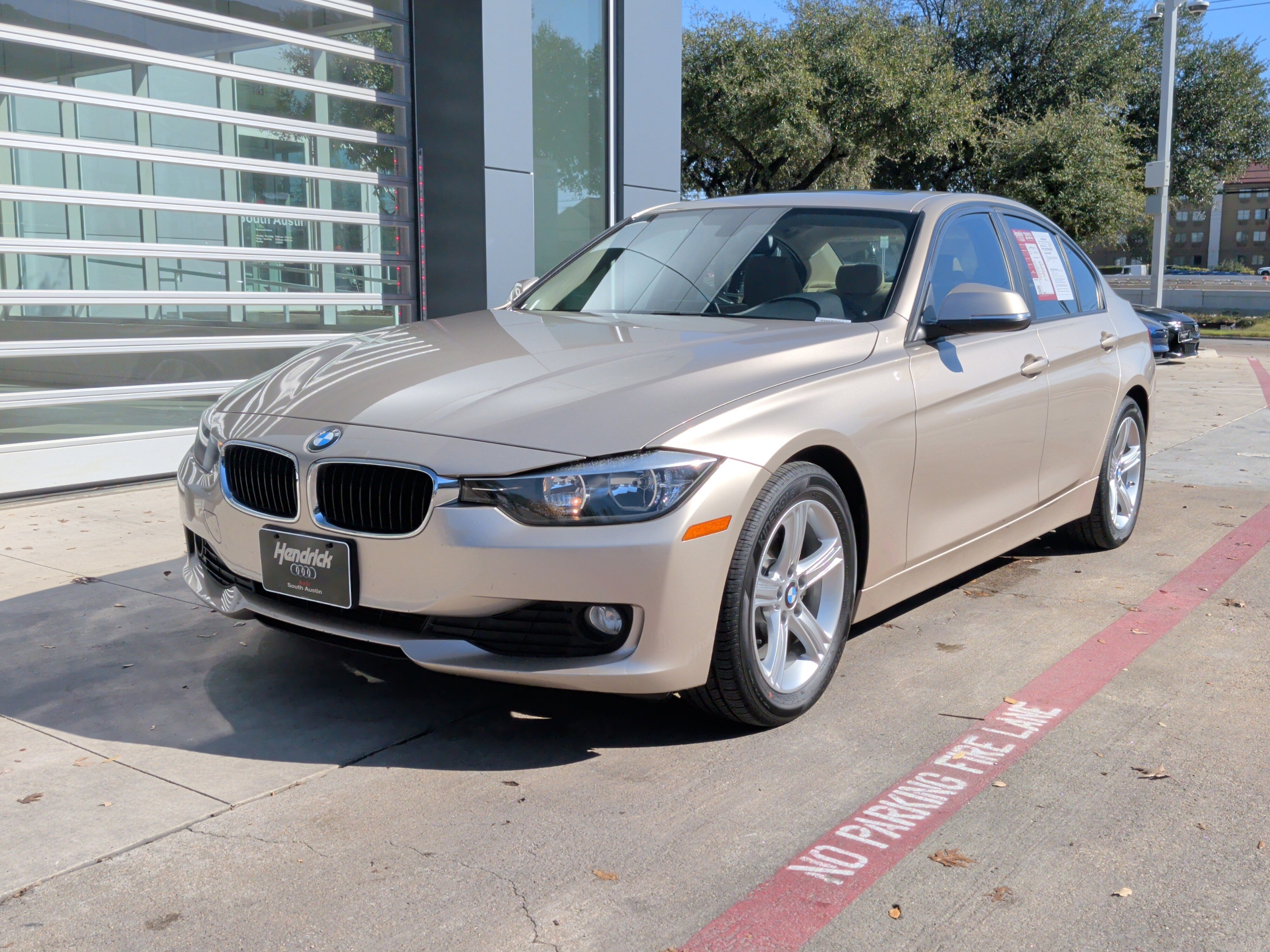 Used 2014 BMW 320i Sedan image 5