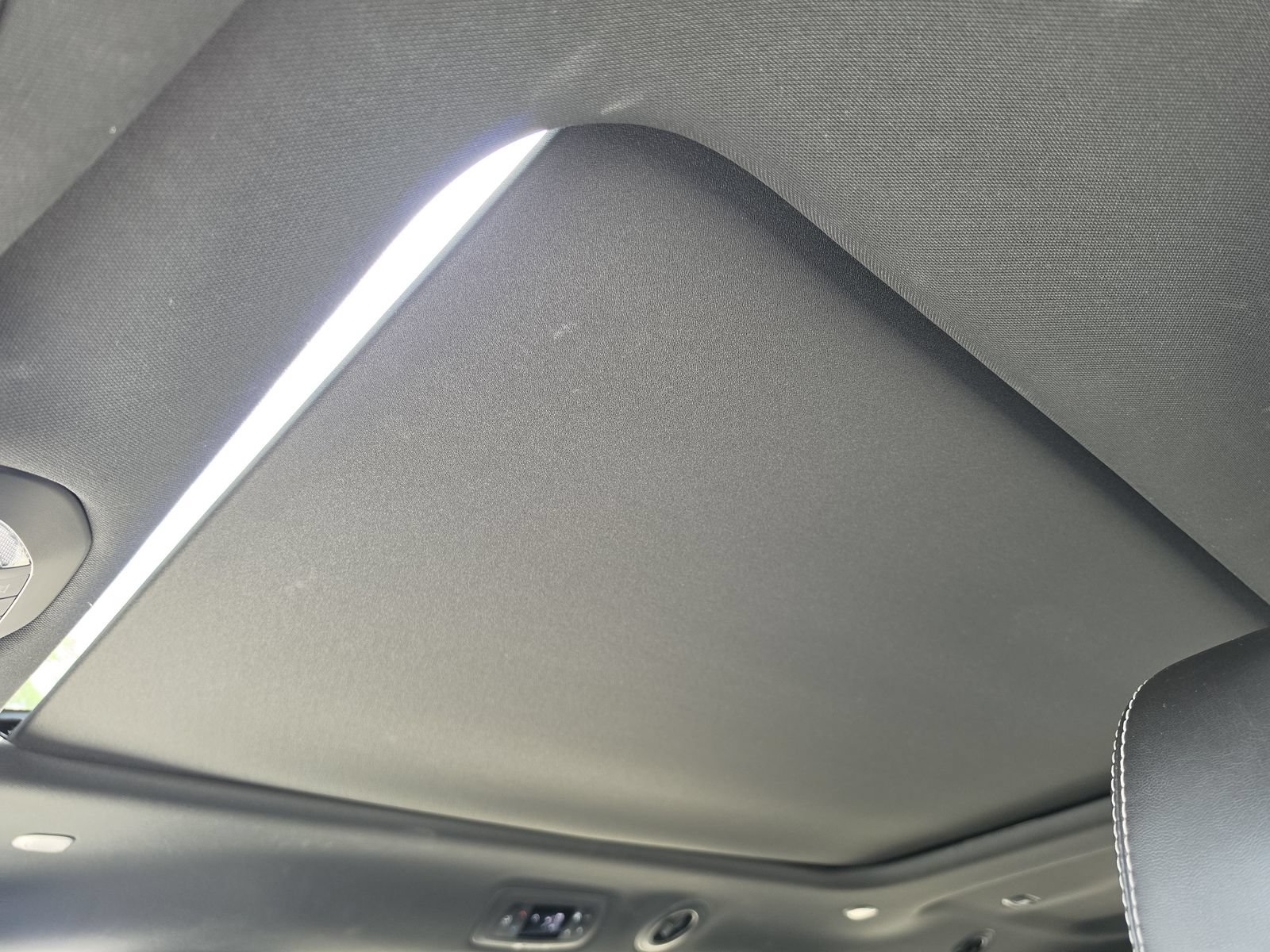 Used 2024 Chrysler Pacifica Premium FWD image 33