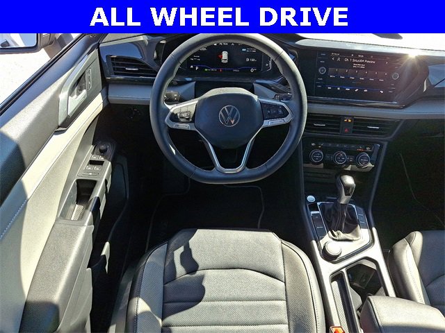 Used 2022 Volkswagen Taos SEL w/ Panoramic Sunroof Package image 6