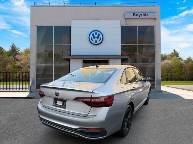 Certified 2023 Volkswagen Jetta SE w/ Panoramic Sunroof Package FWD image 7