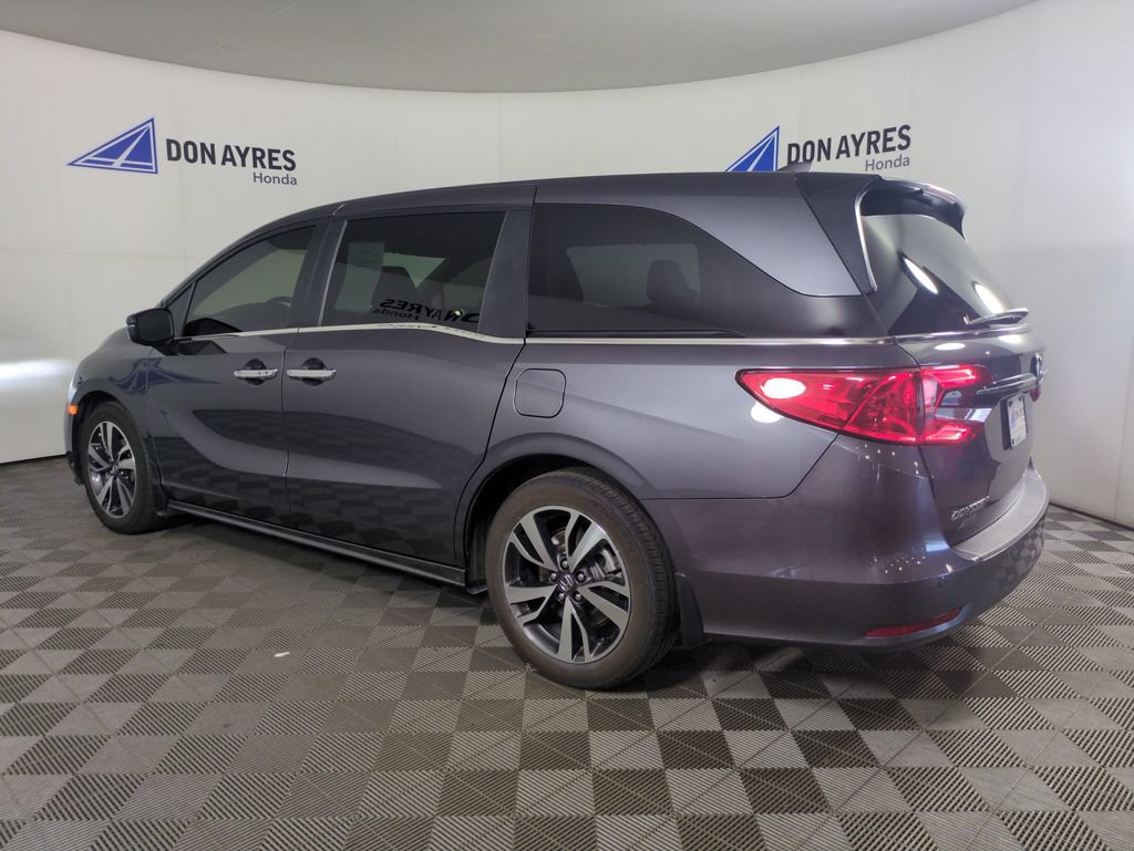 Certified 2024 Honda Odyssey Touring image 4