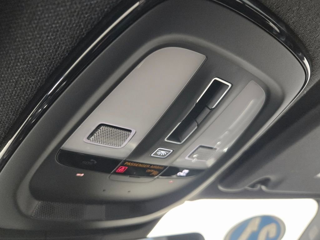 Used 2021 Volvo XC40 P8 Recharge w/ Advanced Package image 25