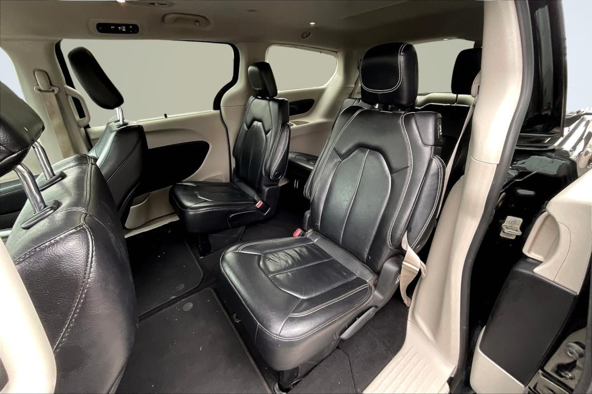 Used 2022 Chrysler Pacifica Touring-L FWD image 26