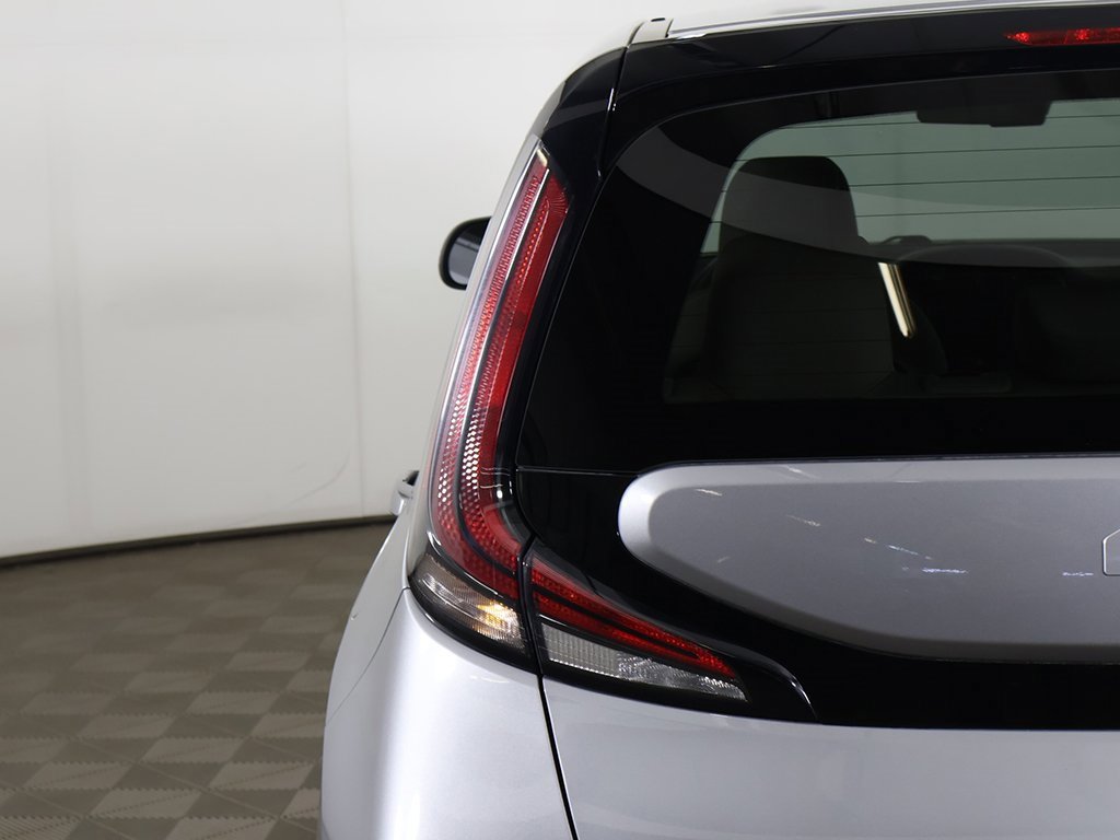 Used 2023 Kia Soul LX w/ LX Technology Package image 14