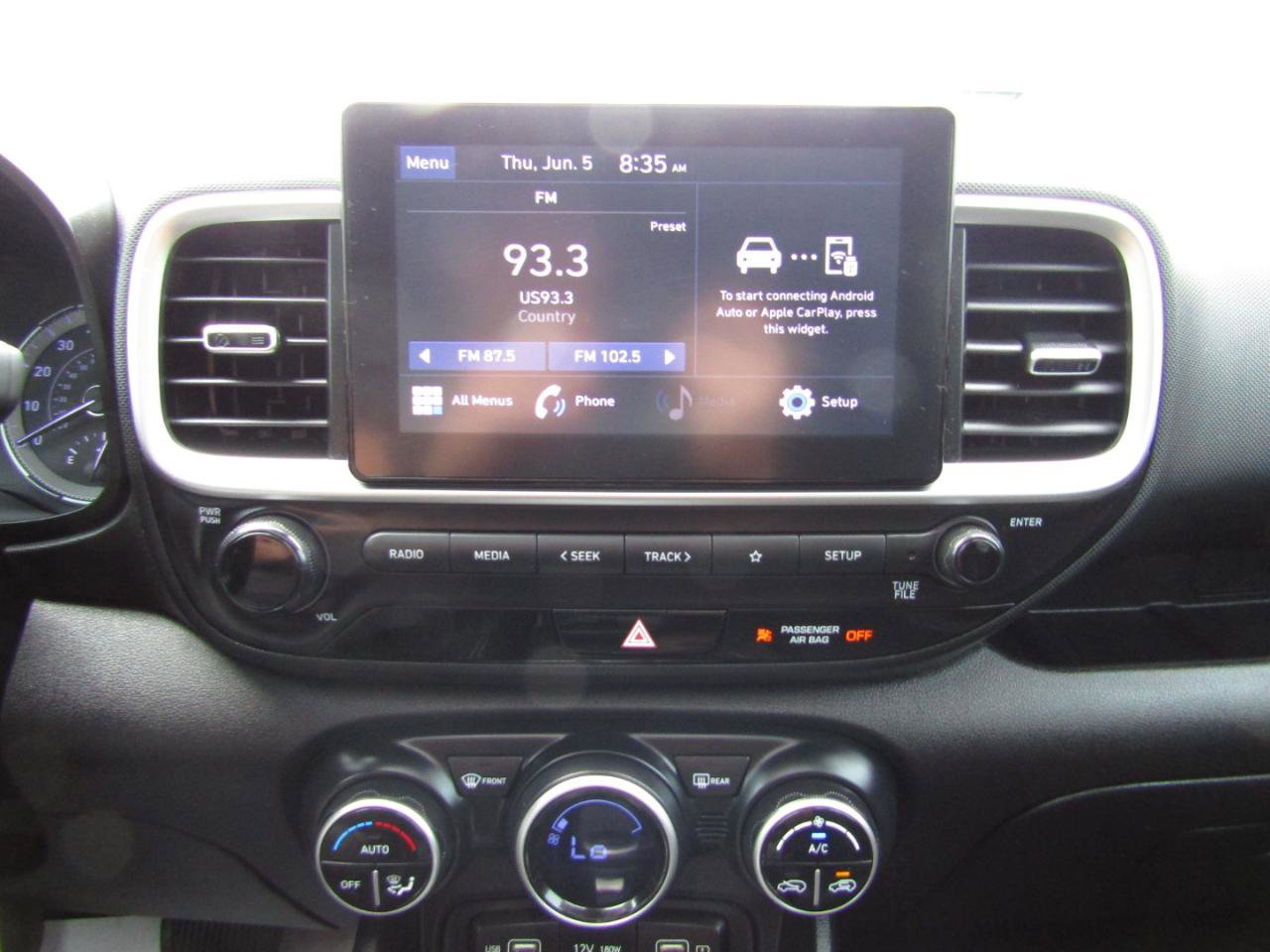 Used 2022 Hyundai Venue SEL FWD image 13