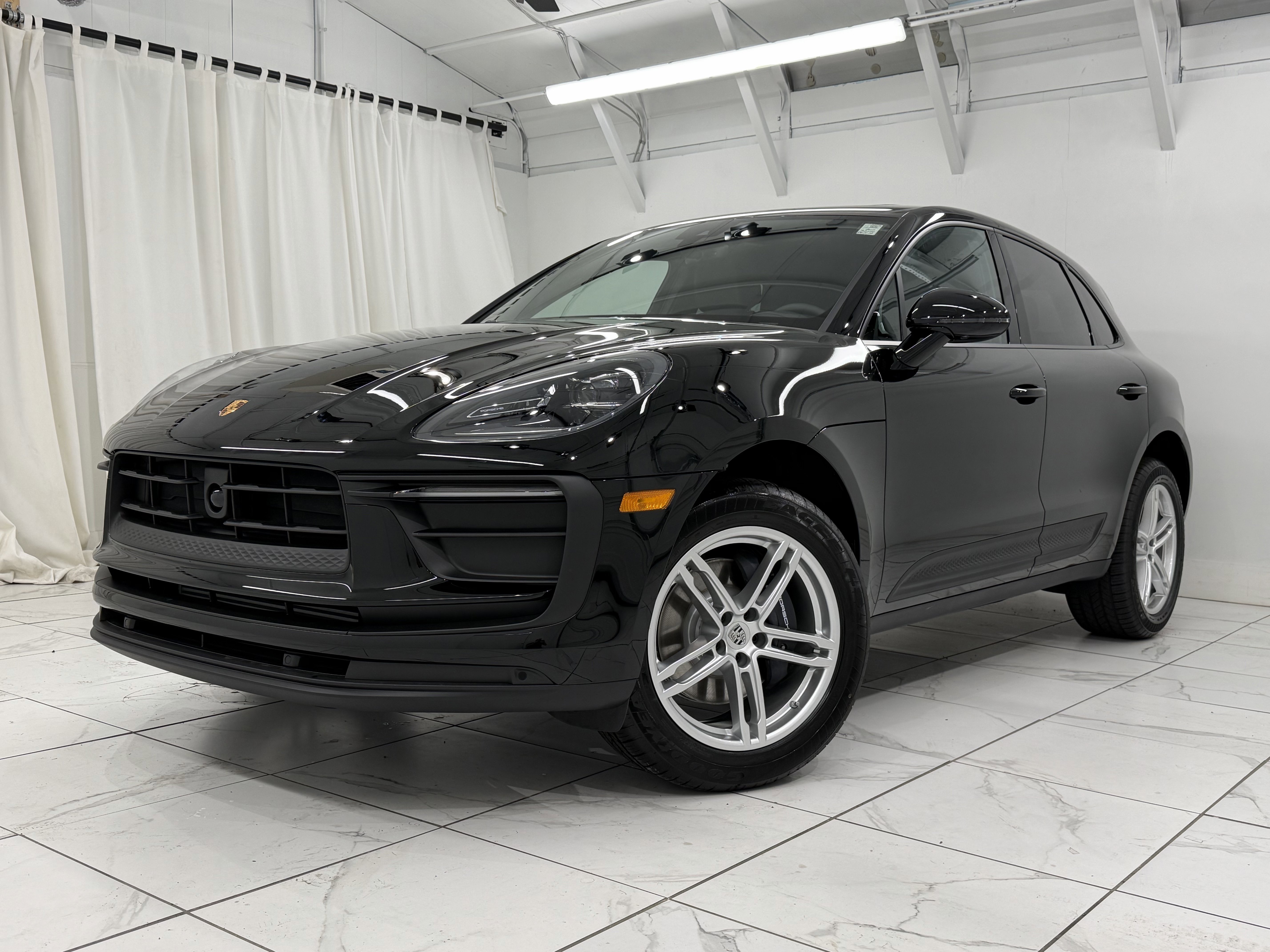 New 2026 Porsche Macan image 7