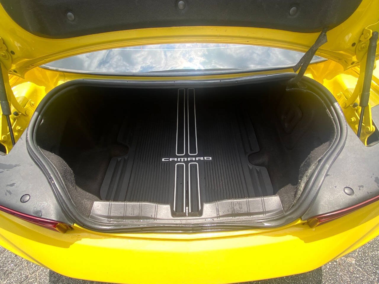 Used 2016 Chevrolet Camaro LT RWD image 38