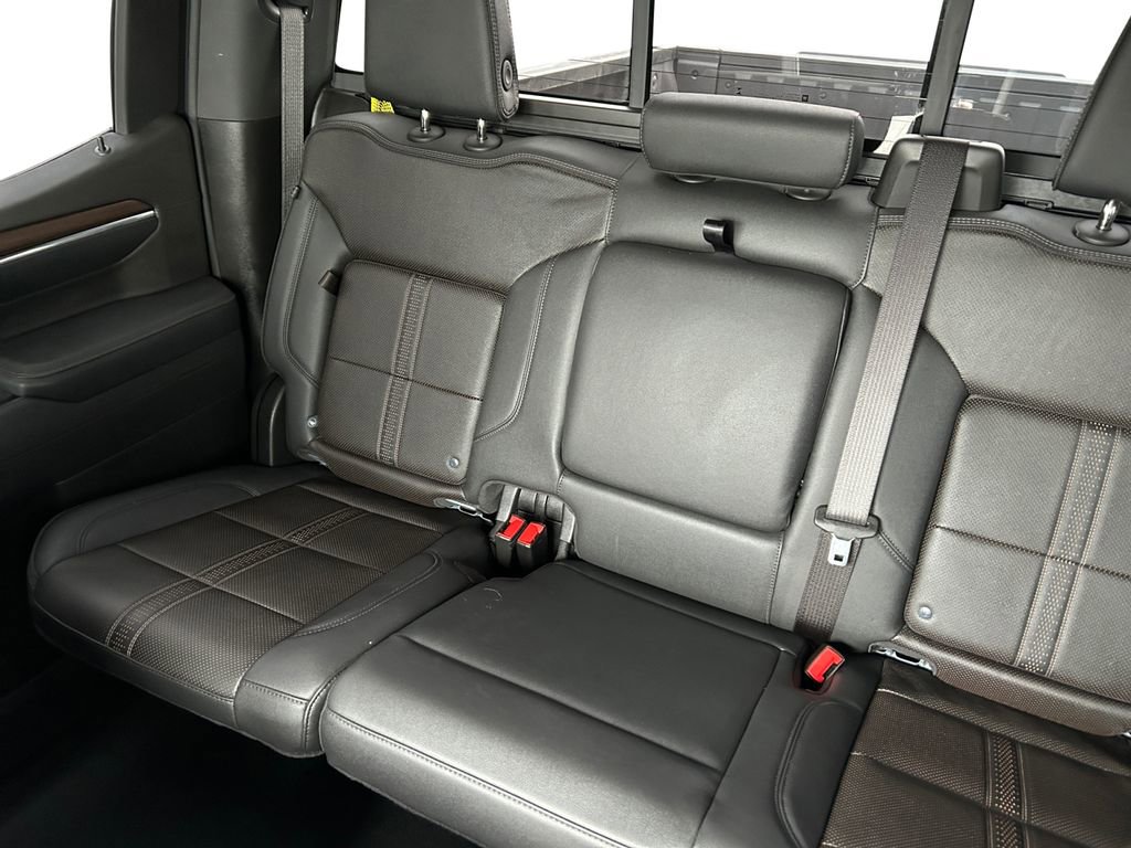 Used 2025 Chevrolet Silverado 1500 High Country image 15