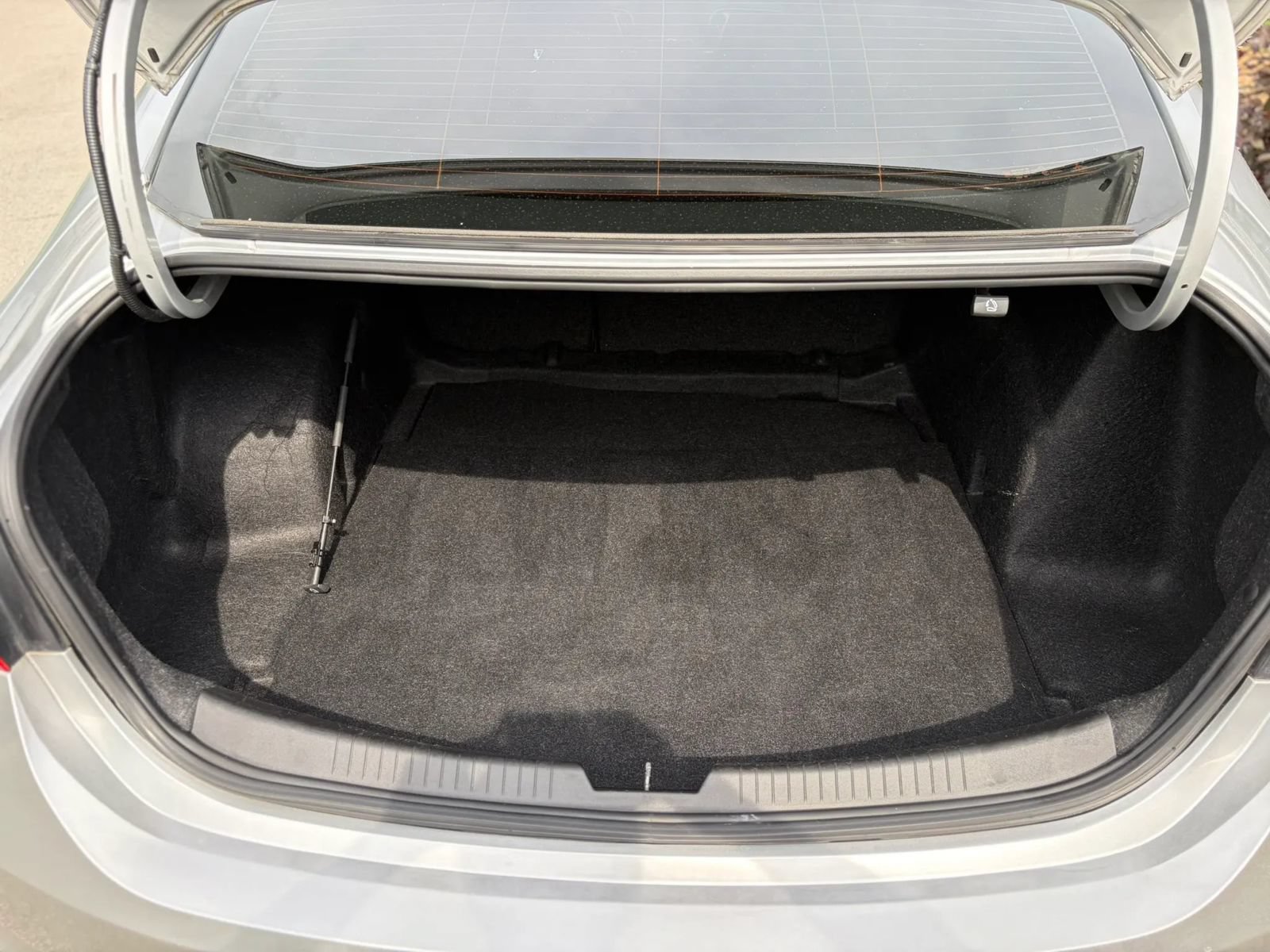 Used 2017 Chevrolet Malibu LS FWD image 17