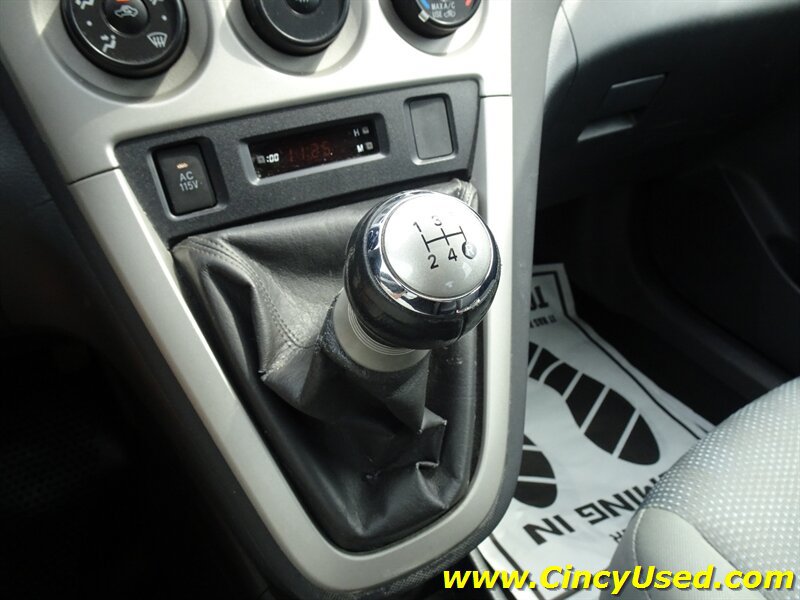 Used 2010 Toyota Matrix S FWD image 18
