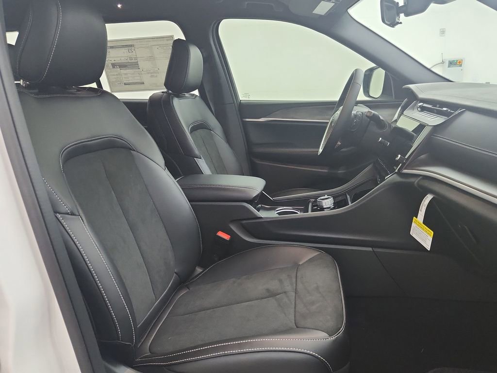 New 2026 Jeep Grand Cherokee Laredo image 33